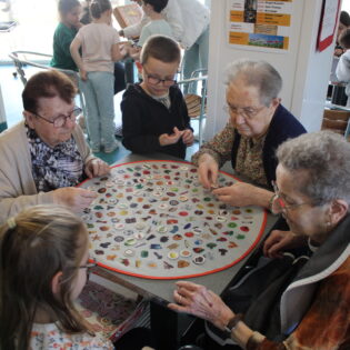 jeux-avec-les-enfants-de-lecole